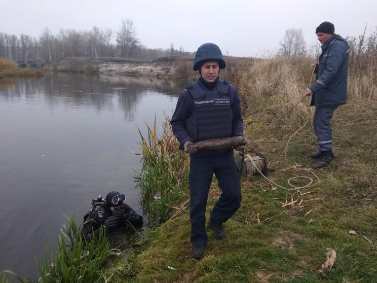 На Харківщині у ставку знайшли артснаряд…