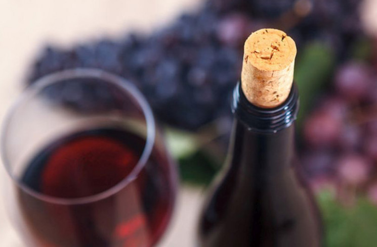 Лайфхак даром: Как хранить вино в открыт…