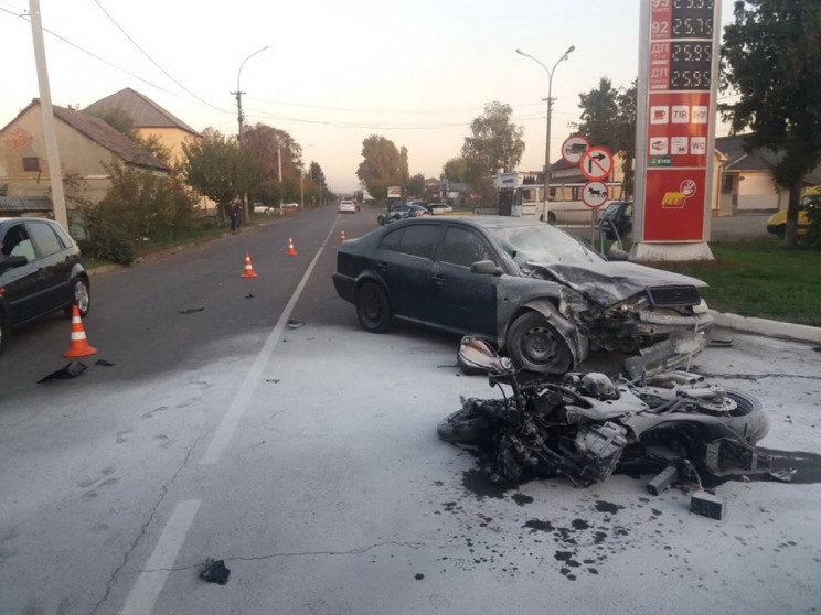 ДТП у Мукачеві: Мотоцикліст помер у реан…