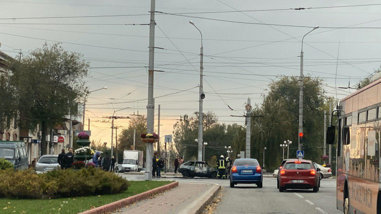 В центре Запорожья на ходу вспыхнула "Та…