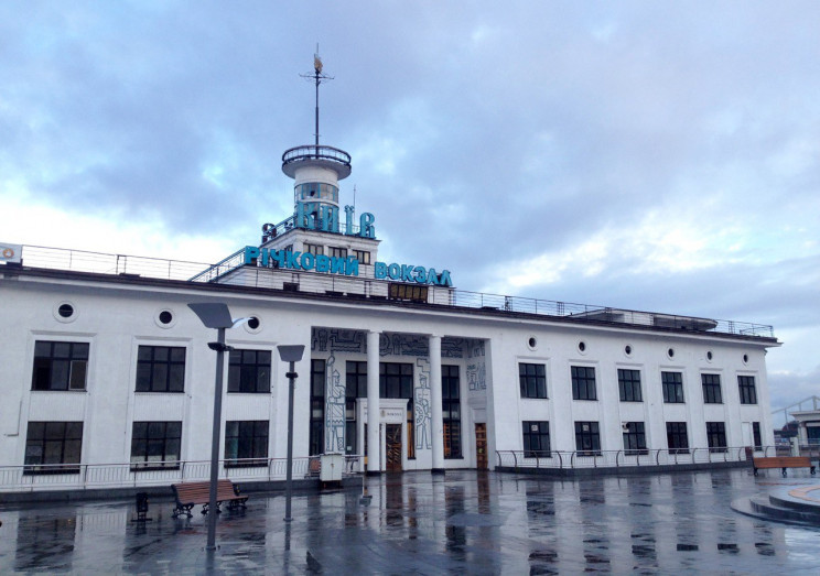 Будівлю Річкового вокзалу в Києві почали…