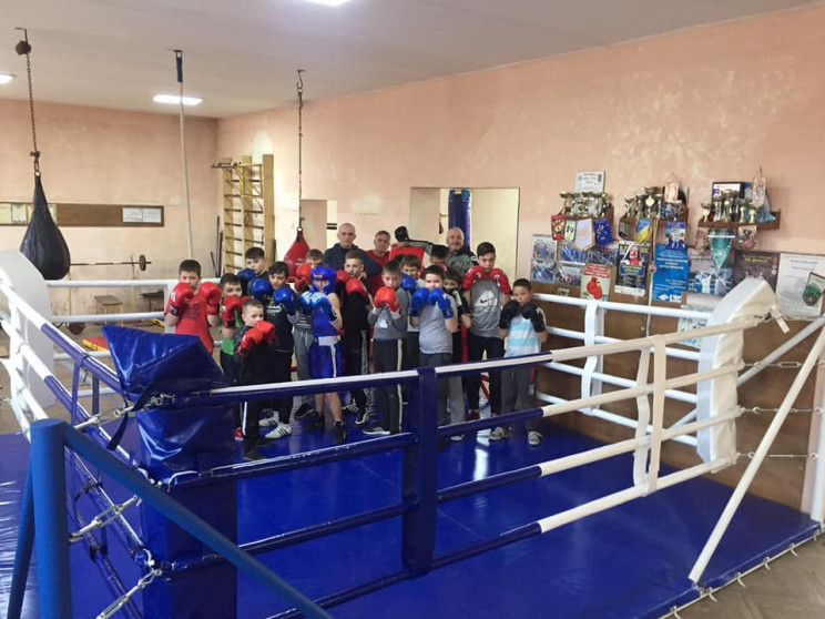 У Мукачеві облаштували боксерський ринг…