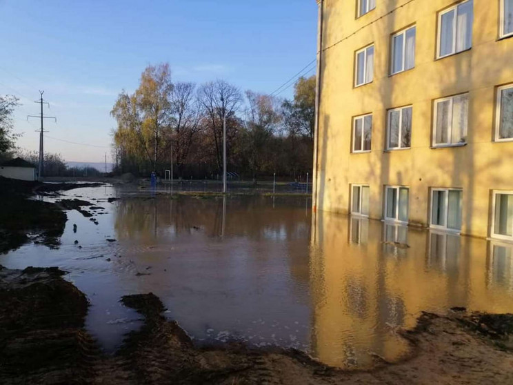 У Винниках затопило школу (ФОТО)…