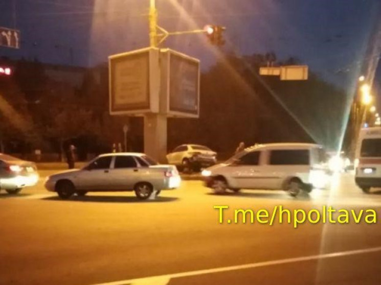ДТП в Полтаве: На перекрестке столкнулис…
