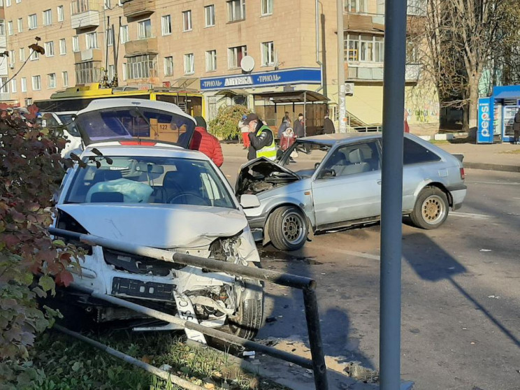 У Полтаві "лоб у лоб" зіткнулися Volkswa…