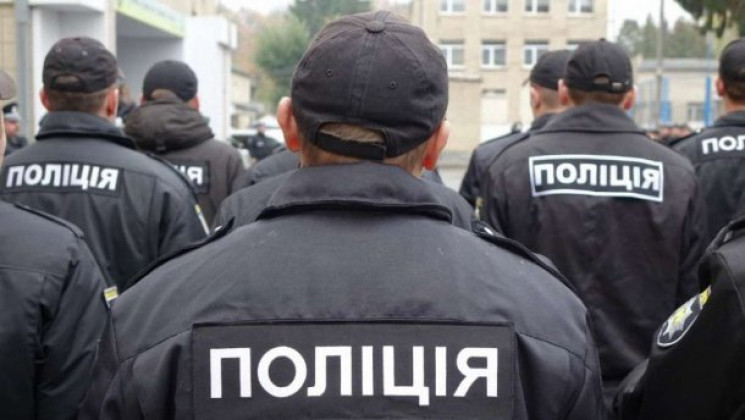 В Харькове отстранили полицейского начал…