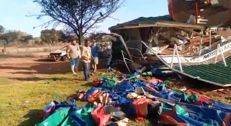 У Ботсвані п`яний пілот протаранив свій…
