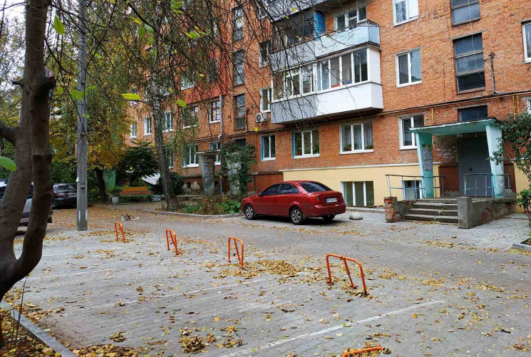 У Сумах продовжують демонтаж кіосків…