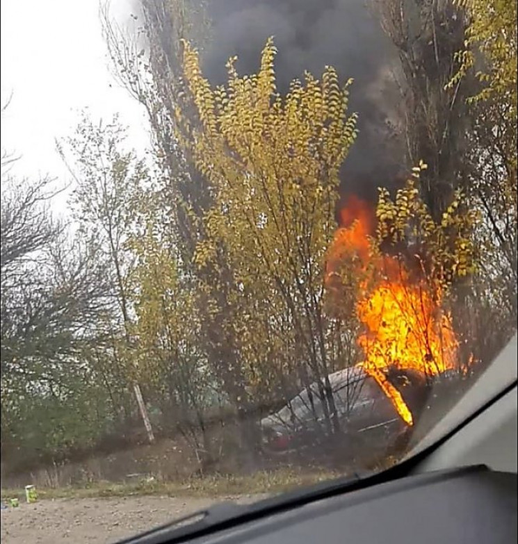 Під Миколаєвом автівка злетіла у кювет т…