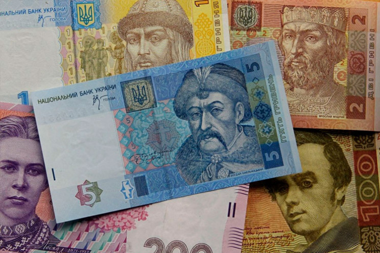 На Сумщині викрили шахрайку, яка взяла к…