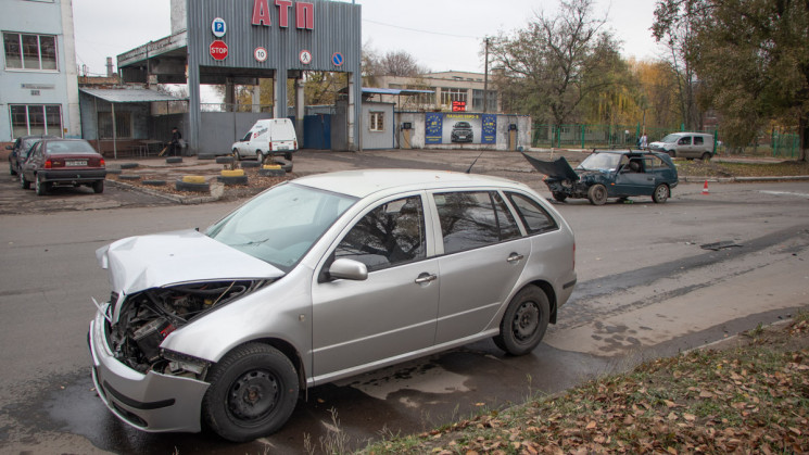 Лобовое столкновение автомобилей в Днепр…