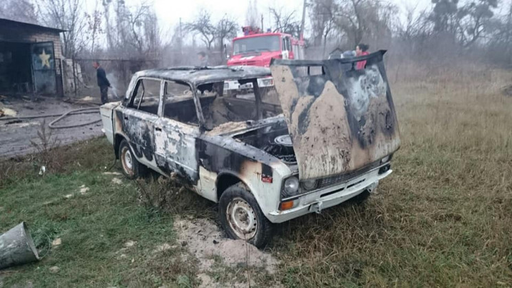 Под Харьковом сгорел автомобиль вместе с…