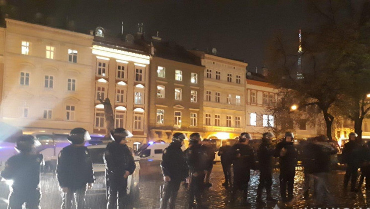 Поліцейські розповіли усю правду про сит…