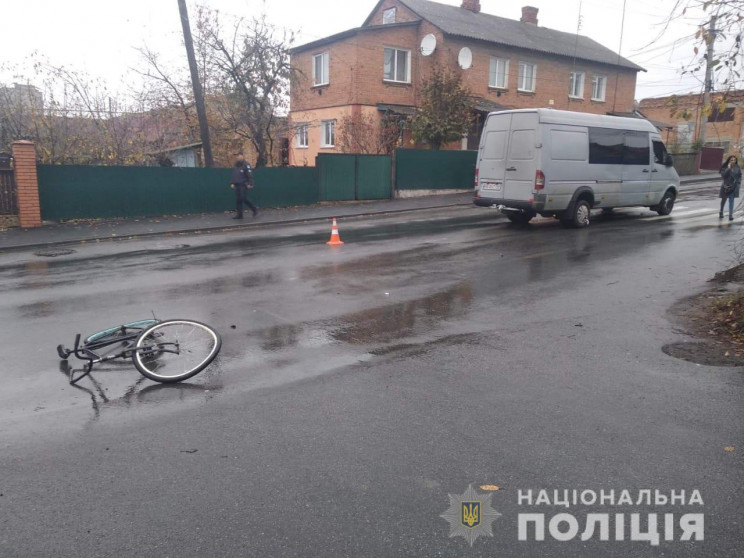 У Жмеринці "Мерседес" збив хлопця на вел…