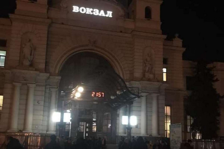 У Львові погрожують підірвати вокзал (ФО…