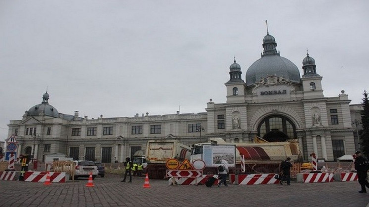 У Львові через загрозу теракту з вокзалу…