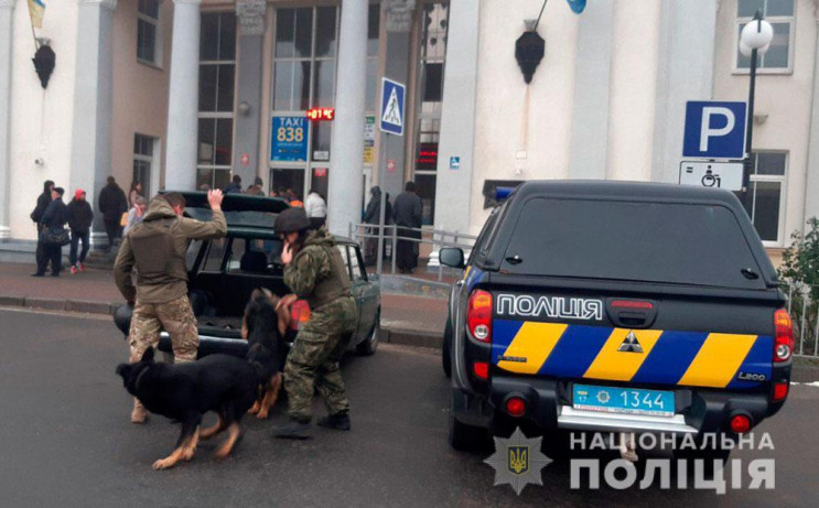 В Полтаве на вокзале искали взрывчатку:…