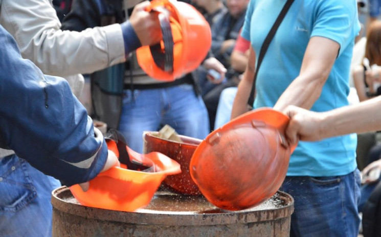 На Донеччині шахтарі планують страйк: Ви…