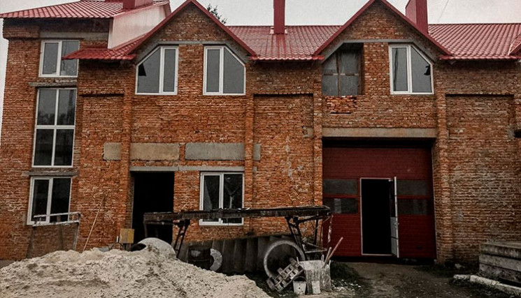 На Тернопільщині триває будівництво прим…