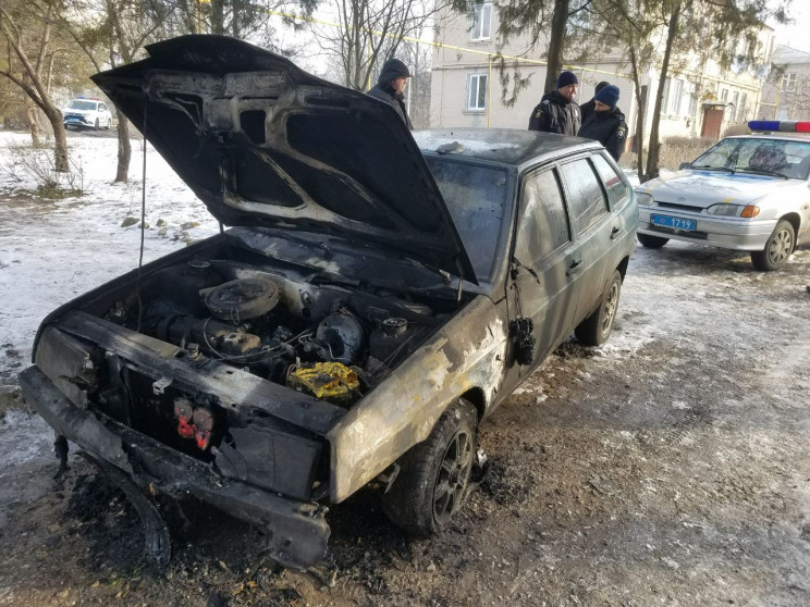 В Заопрожской области загорелся автомоби…
