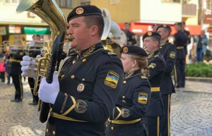У Мукачеві дав концерт військовий оркест…
