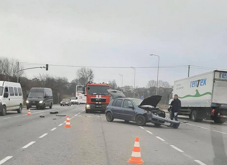 У Львові на об'їзній сталася потужна ДТП…