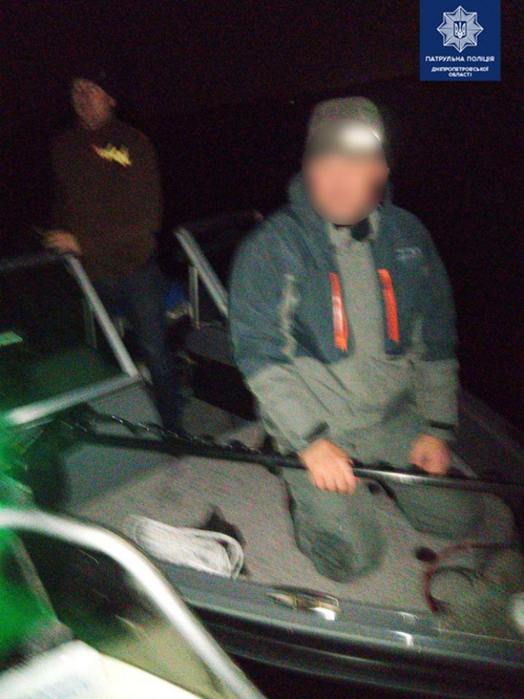 В Днепре рыбалка застрял на лодке посред…