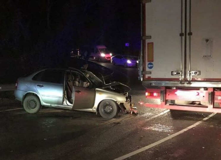 На Кубані при зіткненні двох авто загину…