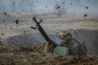Из-за вражеских обстрелов на Донбассе ше…