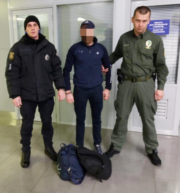 В Одесском аэропорту задержали молдавани…