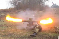 Боевики ударили из ПТРК и БМП: Трое бойц…