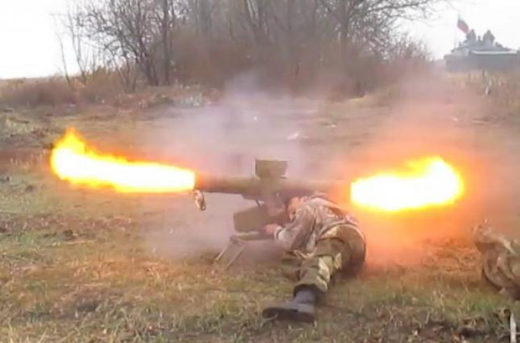 Боевики ударили из ПТРК и БМП: Трое бойц…