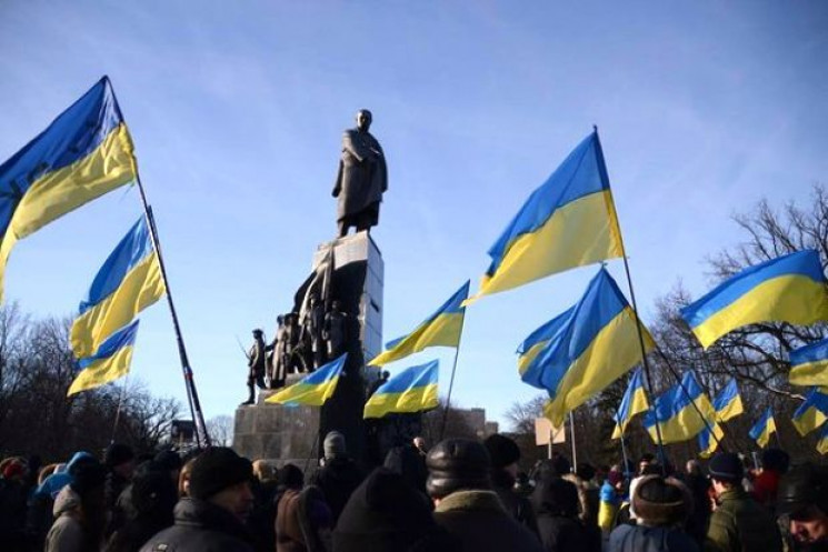 В Харькове митинг к годовщине Революции…