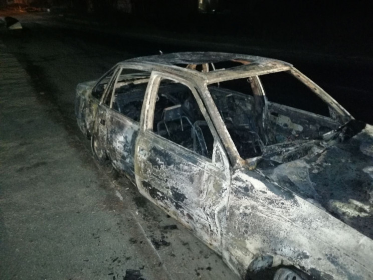 На Кропивниччині вщент згоріла автівка…