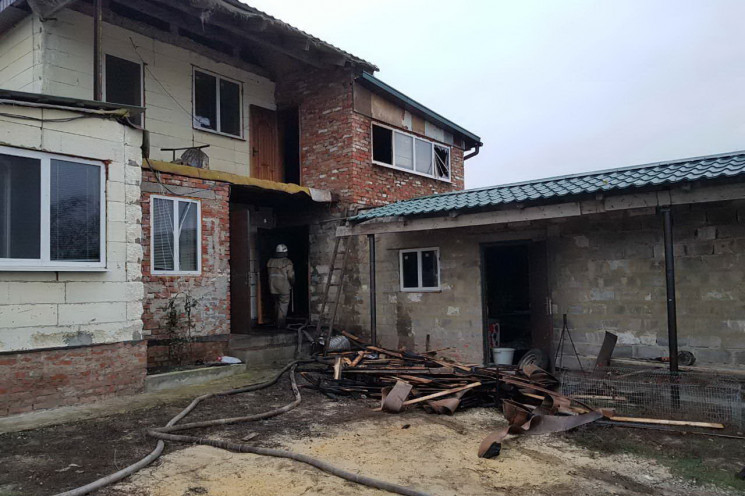 В Харькове сгорела частная баня…