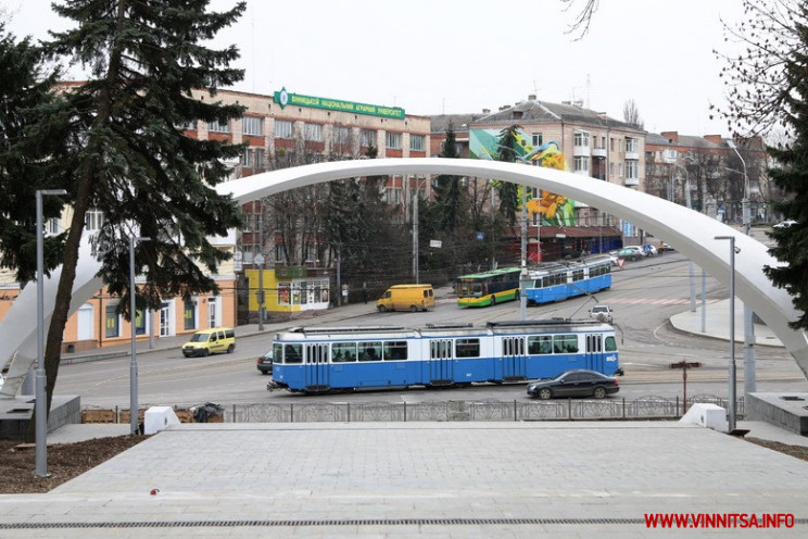 У Вінниці триває реконструкція входу в п…