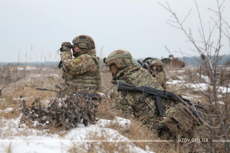 Бойцы "Азова" разнесли блиндаж боевиков:…