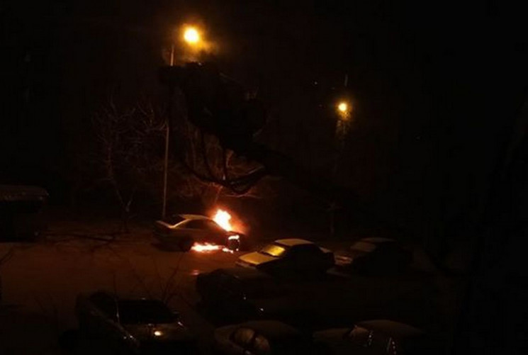У Львові згорів автомобіль (ФОТО, ВІДЕО)…