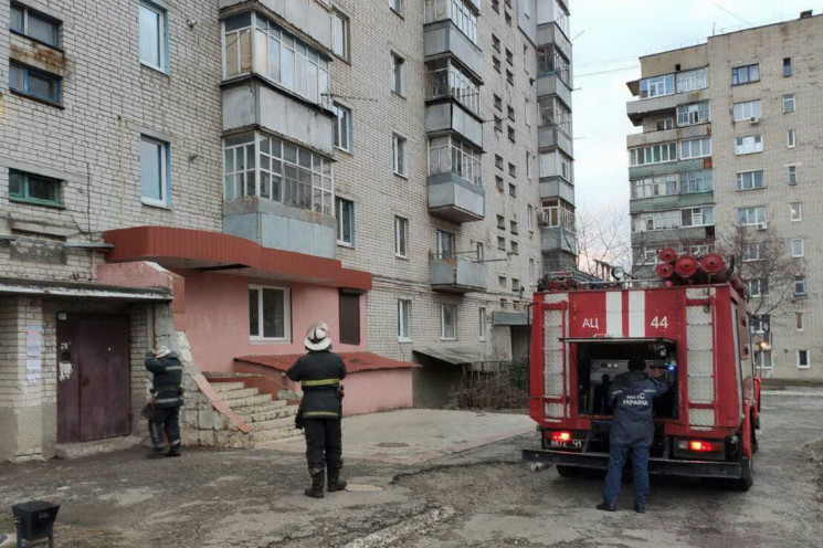 На Харьковщине загорелась девятиэтажка…