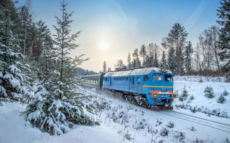 На свята через Вінниччину курсуватиме бі…