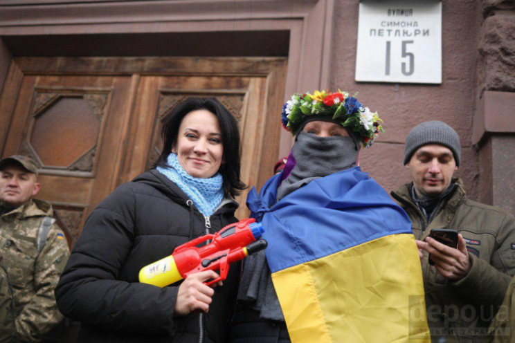 Відео дня:  Маруся Звіробій прийшла в ДБ…