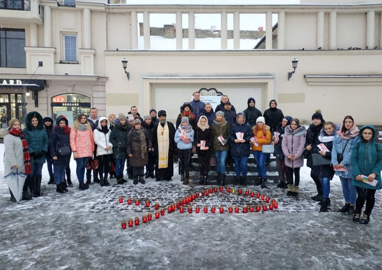 В Ужгороді провели акцію "Молодь проти С…