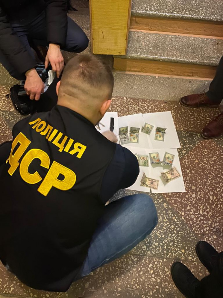 На Тернопільщині піймали посадовця РДА н…