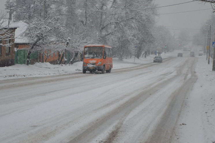 На дорогах Кропивниччини продовжує працю…