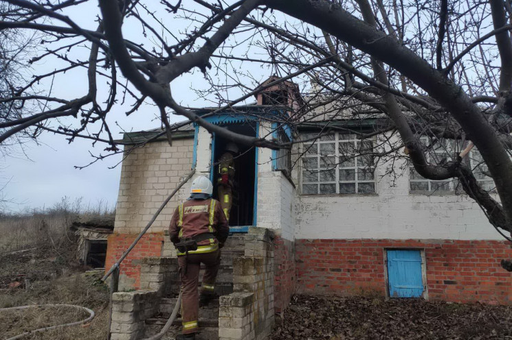 На Харківщині спалили приватний будинок…