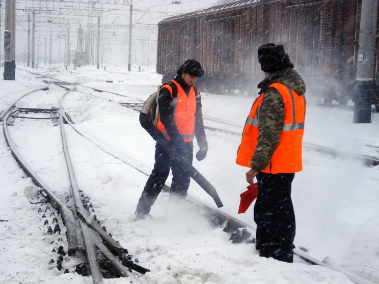 Снігопад на Харківщині не завадив роботі…
