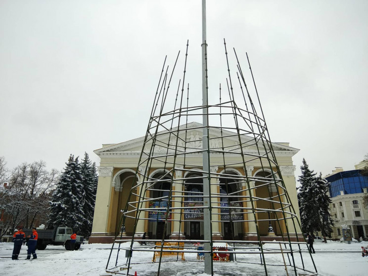 Свято наближається: Полтаву вже прикраша…