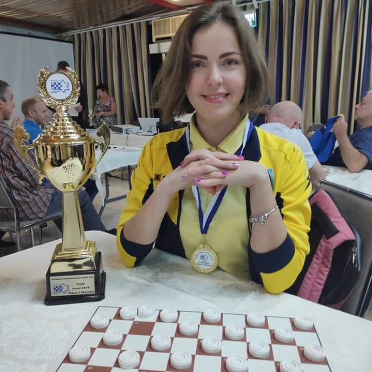 Одесская шашистка победила в двух турнир…