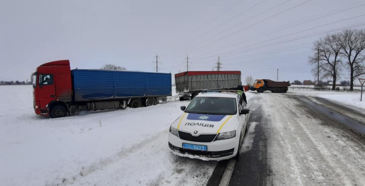 В Миргороде на Полтавщине фура слетела с…