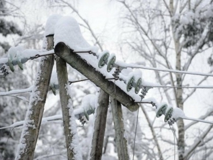 На Полтавщині через снігопад 17 населени…